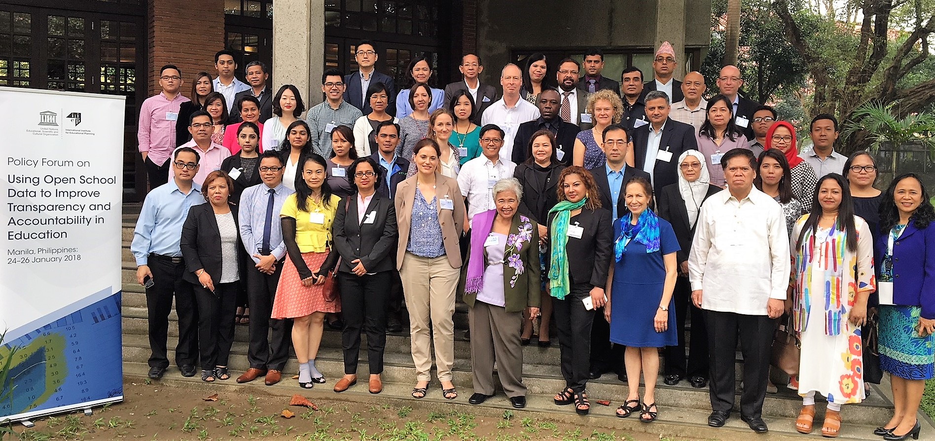 Foto de grupo del Foro Internacional sobre Políticas Educativas del IIEP, en Manila, Filipinas, 2018.