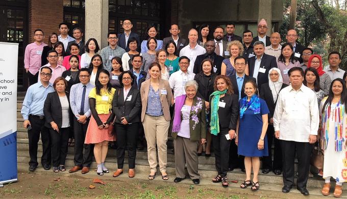 Photo de groupe du Forum international des politiques éducative de l'IIPE à Manille, Philippines en 2018.