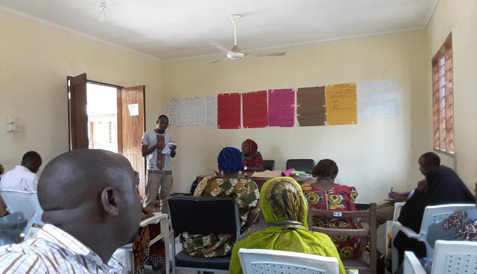 Local researcher Egidius Kamanyi conducting Focus Group Discussions in Dar-Es Salaam, Tanzania (own source)